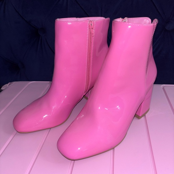 BARBIE BOOTS! Pink Size 8.5 Vegan Leather Ankle Boots - Picture 1 of 6